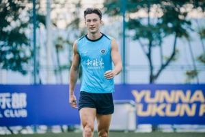 开云APP-汗水浇筑的坚实基础 深圳新鹏城完成对阵云南玉昆赛前官训