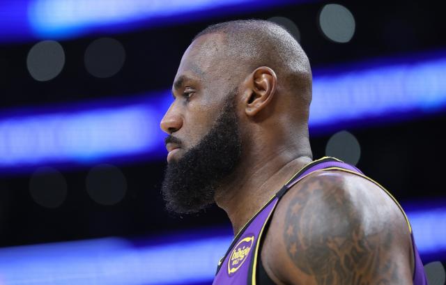 开云-湖人夏天操作让詹姆斯不满 季末拒绝再做无效降薪