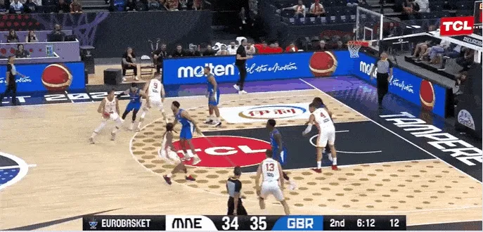 开云在线-制霸禁区！武切维奇接队友分球，轻舒猿臂完成单臂重扣