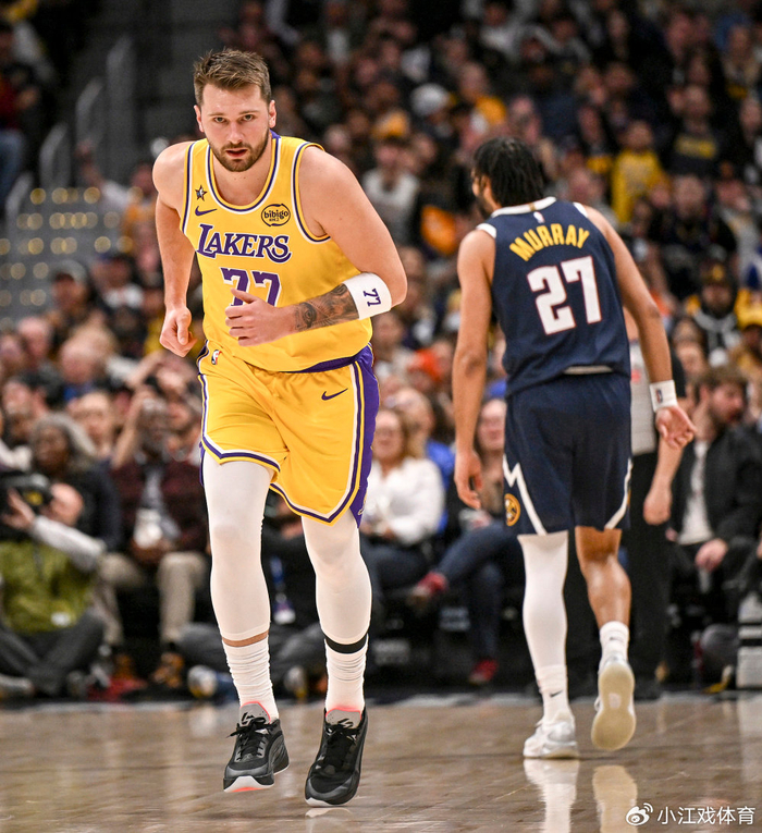 kaiyun-湖人逆转掘金！东契奇轰38+13+10罚球致胜 拒绝掉到附加赛区|詹姆斯|丹佛掘金队|洛杉矶湖人队|卢卡-东契奇|篮板_新浪体育_新浪新闻