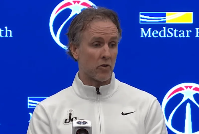 kaiyun-基夫采访全文：特雷-杨只是在维护他的队友，我觉得这很棒